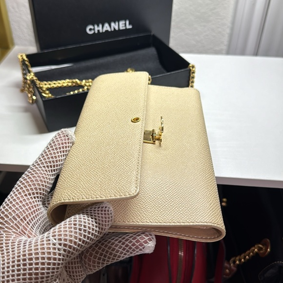Authentic Raer 🔥Chanel🔥 Beige leather wallet with COA - Picture 13 of 17